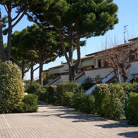 Appartamento Al Porticciolo-Residence Con Piscina-Cavallino Treporti Luaran gambar