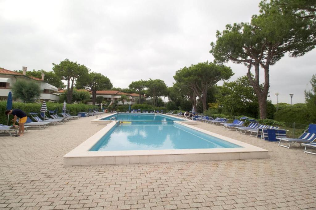 Appartamento Al Porticciolo-Residence Con Piscina-Cavallino Treporti Luaran gambar