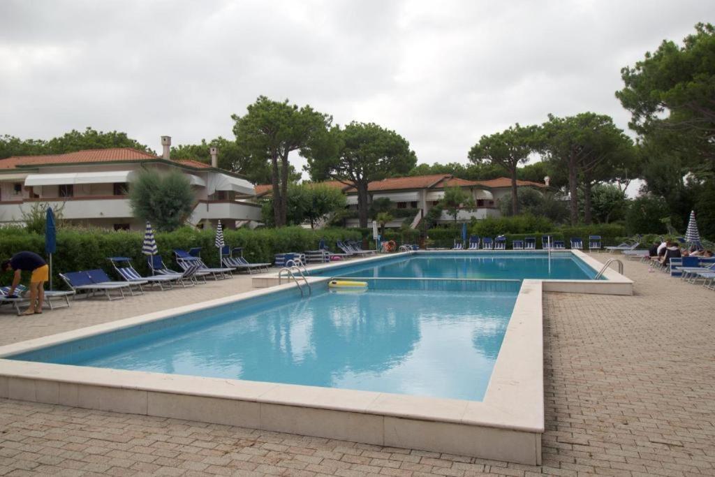 Appartamento Al Porticciolo-Residence Con Piscina-Cavallino Treporti Luaran gambar